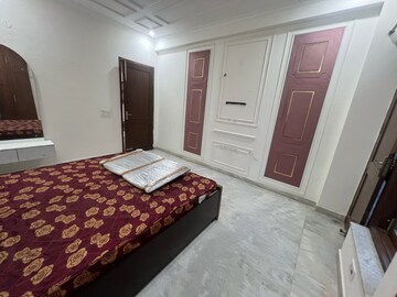 Bedroom in 2 BHK Builder Floor at Sushant Lok I – for Rent