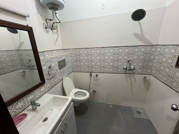 Team Area in 2 BHK Builder Floor at Sushant Lok I – for Rent