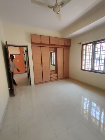 Room in 2 BHK Builder Floor at Hsr Layout – for Rent