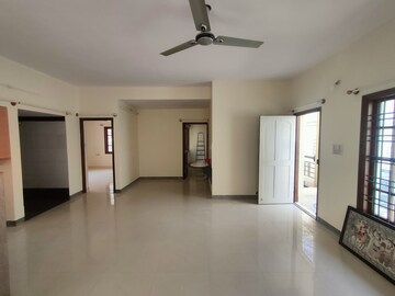 Room in 2 BHK Builder Floor at Hsr Layout – for Rent