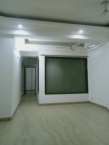 Room in 2 BHK Builder Floor at Saket – for Rent