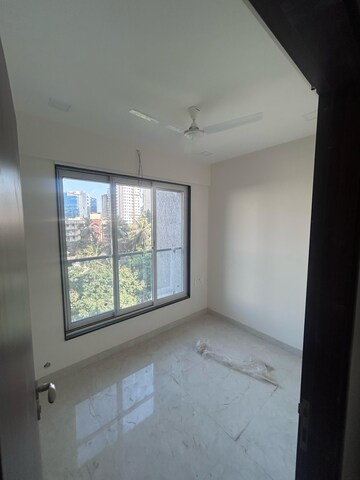 Room in 1 BHK Apartment at Lotus Lotus Link Square, Malad West – for Rent