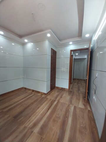 Living Room in 2 BHK Apartment at Paschim Vihar – for Rent
