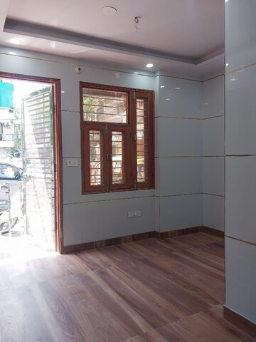 Living Room in 2 BHK Apartment at Paschim Vihar – for Rent