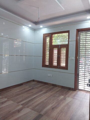 Living Room in 2 BHK Apartment at Paschim Vihar – for Rent