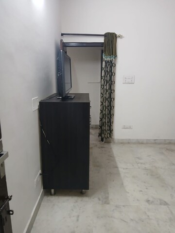  1 BHK Builder Floor at Paschim Vihar – for Rent