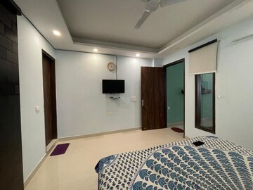 Bedroom in 2 BHK Builder Floor at Saket – for Rent