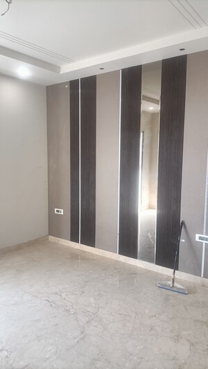 Building Lobby in 2.5 BHK Builder Floor at Paschim Vihar – for Sale