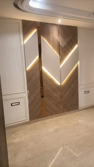 Furnished Amenities in 3 BHK Builder Floor at Sunder Vihar – for Sale