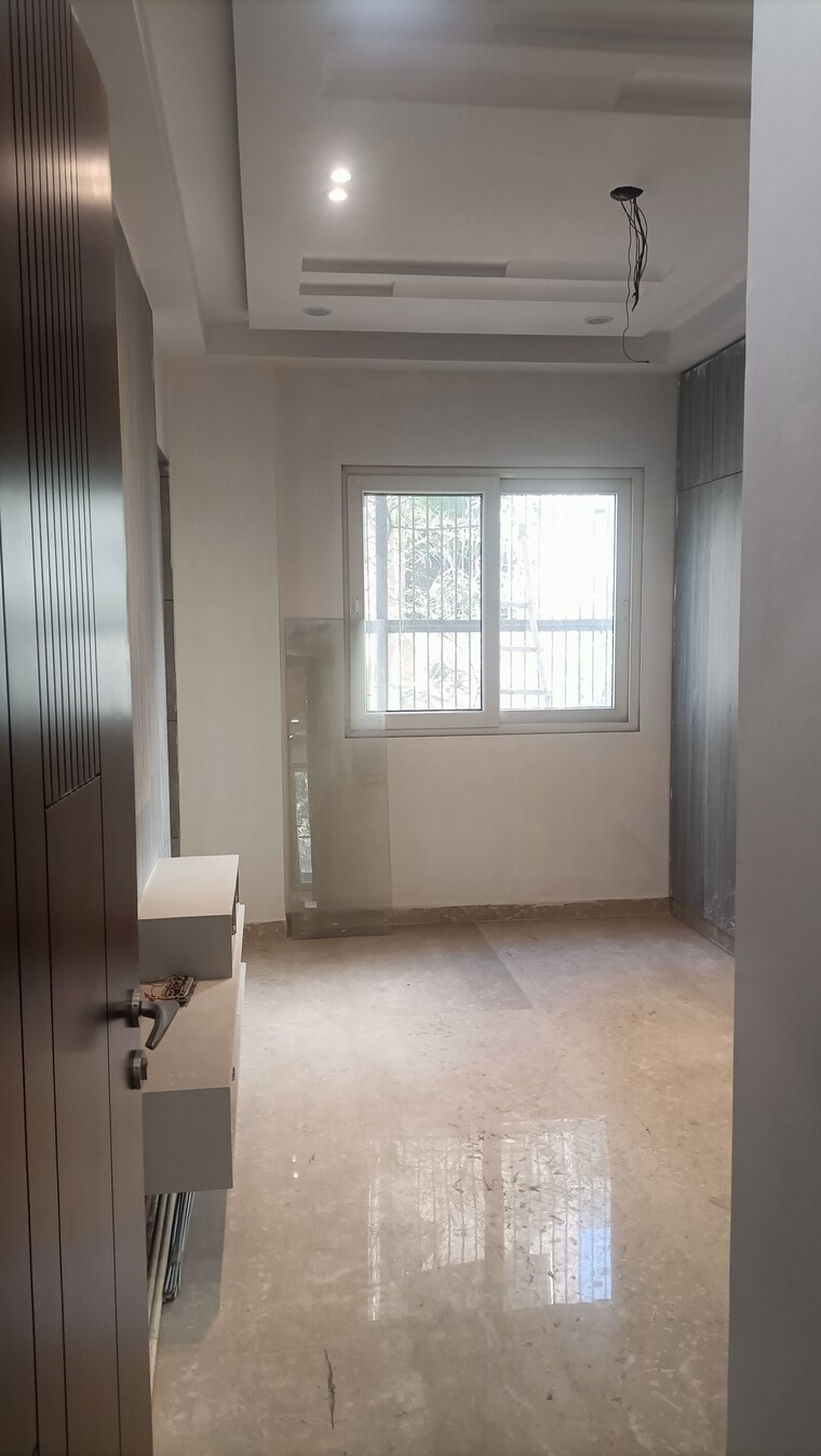 Room, sunder vihar 3 Bedroom 125 Sq.Yd. Builder Floor In Sunder Vihar Delhi 8395158