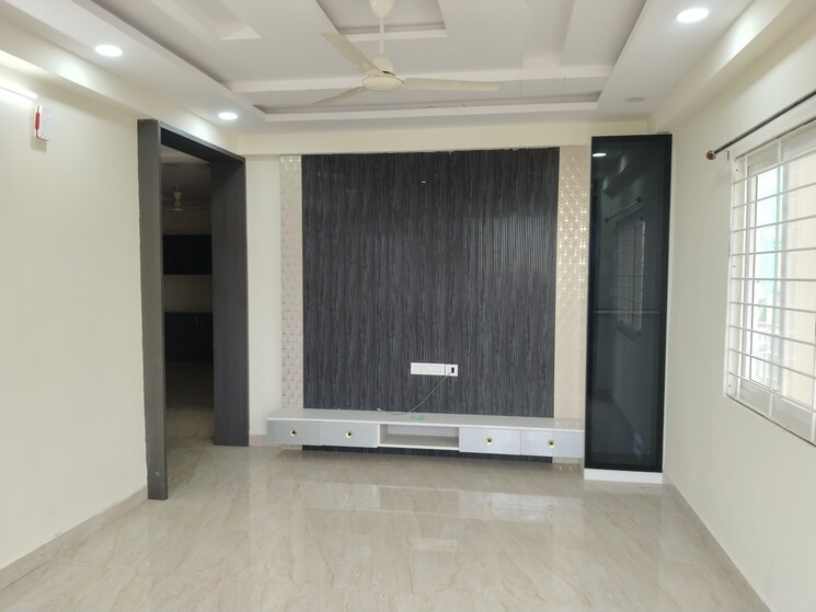 Room, sri-gayatri-residency 3 Bedroom 1650 Sq.Ft. Apartment In Madhapur Hyderabad 8395222