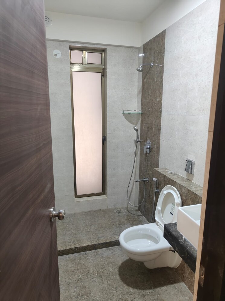Bathroom, sheth-auris-bliss 2 Bedroom 612 Sq.Ft. Apartment In Malad West Mumbai 8395246