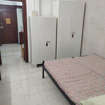 Room in 1 BHK Apartment at Nav Dadar CHS, Dadar West – for Rent
