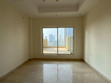 Room in 3 BHK Apartment at Indiabulls Sky Forest, Lower Parel – for Sale