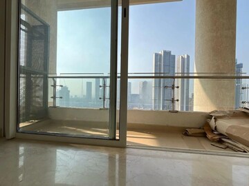 Room in 3 BHK Apartment at Indiabulls Sky Forest, Lower Parel – for Sale