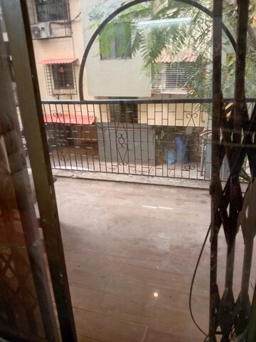 Balcony in 2.5 BHK Apartment at Chembur – for Rent