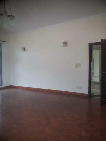 Room in 4 BHK Villa at SS Mayfield Gardens, Sector 51 – for Rent