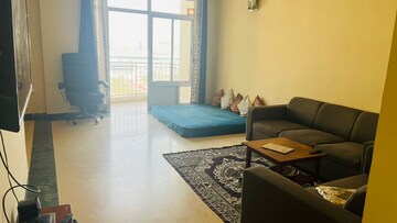 Living Room in 3 BHK Apartment at JMD Gardens, Sector 33 – for Rent
