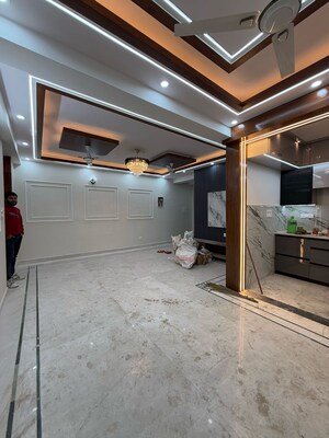 Master Bedroom in 3 BHK Builder Floor at Vasundhara Sector 1 – for Sale