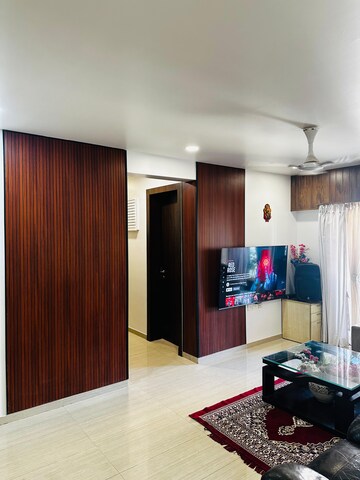 Bedroom in 2 BHK Apartment at Sheth Vasant Oasis, Andheri East – for Rent