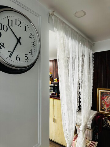Master Bedroom in 2 BHK Apartment at Sheth Vasant Oasis, Andheri East – for Rent