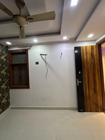 Furnished Amenities in 2 BHK Builder Floor at Govindpuri – for Sale