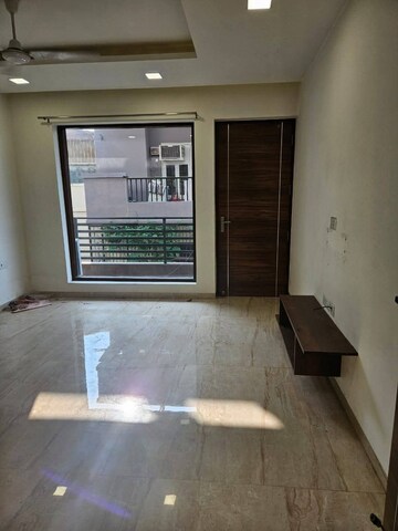 Room in 2 BHK Builder Floor at Ansal Plaza Sector-23, Sector 23 – for Rent