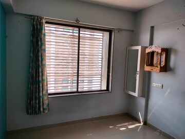 Room in 2 BHK Apartment at Krishna Heights Jagatpur, Jagatpur – for Rent