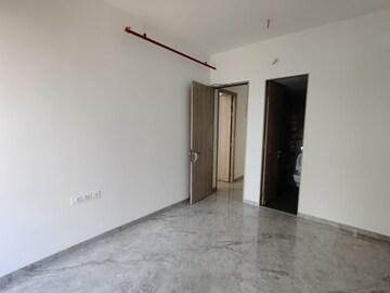 Room in 3 BHK Apartment at Viceroy Savana Phase 2, Kandivali East – for Rent