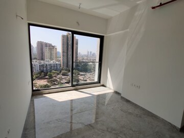 Room in 3 BHK Apartment at Viceroy Savana Phase 2, Kandivali East – for Rent