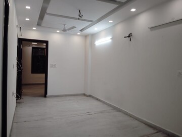 Living Room in 2 BHK Builder Floor at Paschim Vihar – for Rent