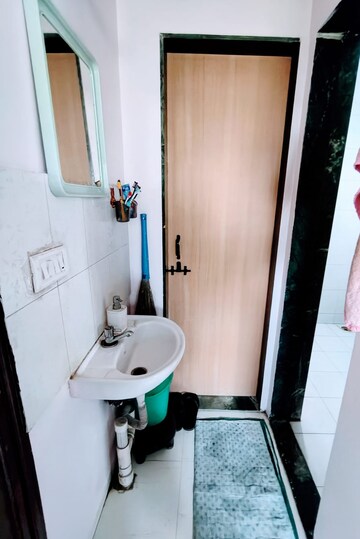 Master Bedroom in 4 BHK Apartment at Mantra Sky Homes, Magarpatta City – for Sale