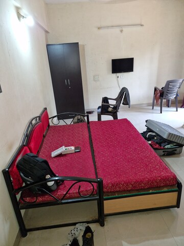 Furnished Amenities in Studio Apartment at Amanora Metro Tower, Hadapsar – for Rent