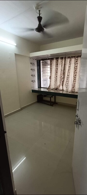 Room in 1 BHK Apartment at Mahalaxmi CHS Worli, Worli – for Rent