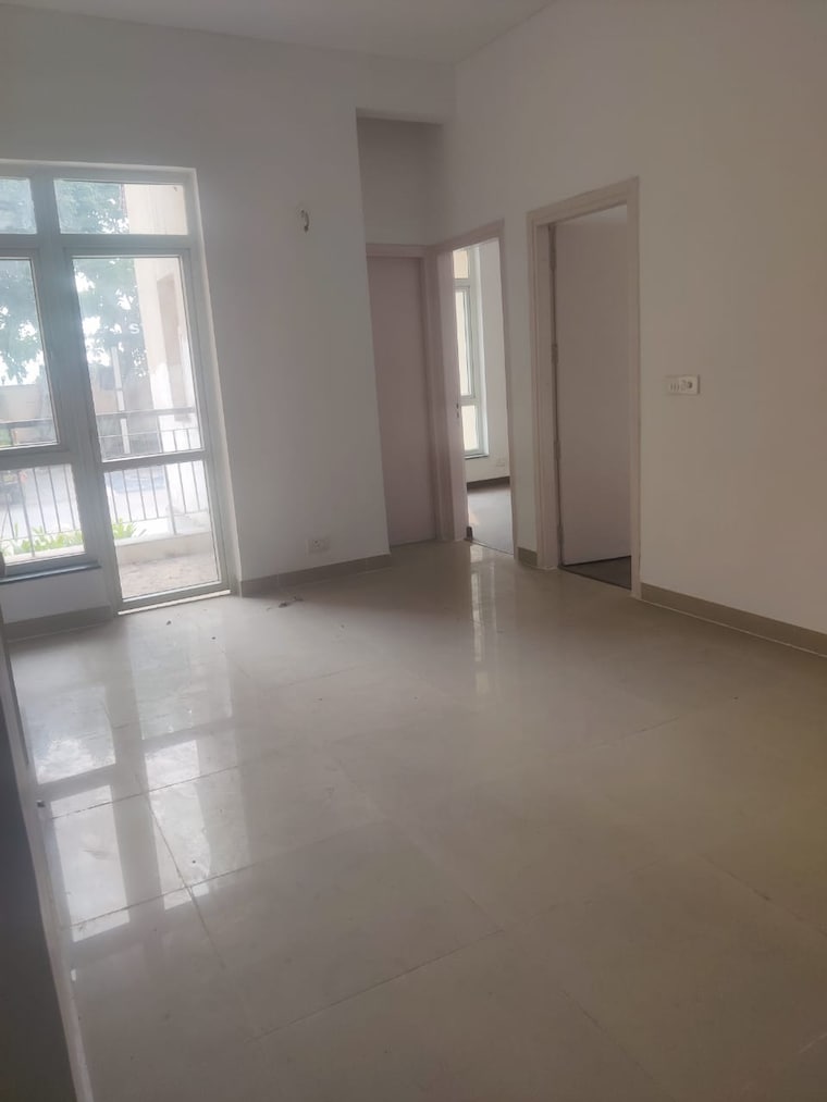 Room, bptp-discovery-park 3 Bedroom 2440 Sq.Ft. Apartment In Sector 80 Faridabad 8395698