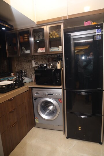 Parking in 1.5 BHK Apartment at Versova – for Rent