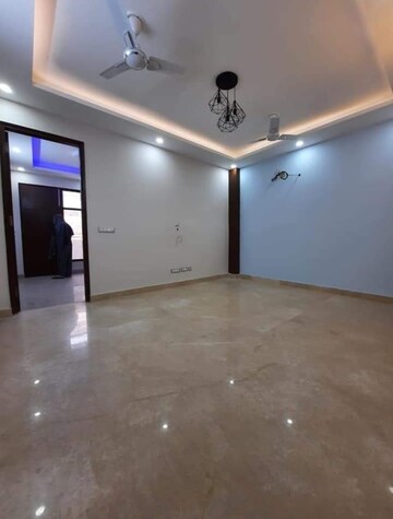 Room in 2 BHK Builder Floor at Saket – for Rent