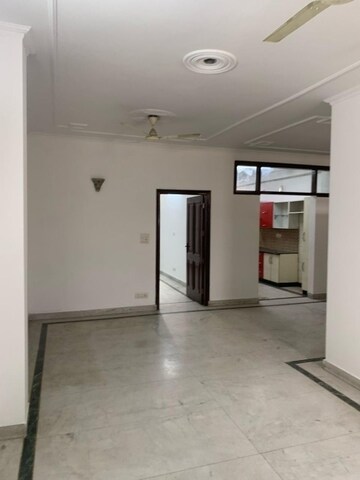 Room in 6+ BHK Independent House at RWA Apartments Sector 40, Sector 40 – for Sale