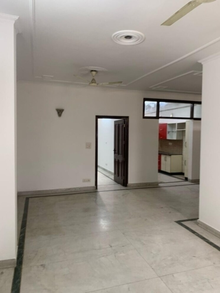 Room, rwa-apartments-sector-40 6+ Bedroom 162 Sq.Mt. Independent House In Sector 40 Noida 8395775