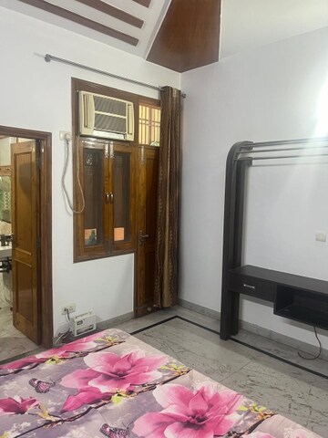 Room in 6+ BHK Independent House at RWA Apartments Sector 40, Sector 40 – for Sale
