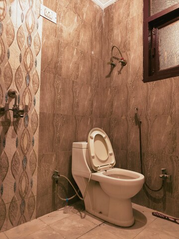 Bathroom in 2 BHK Builder Floor at Saket – for Rent