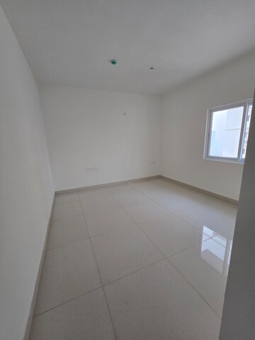 Room in 3 BHK Apartment at Kokapet – for Rent