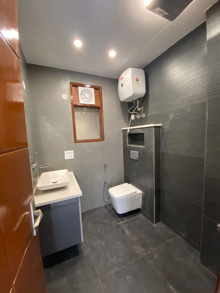 Bathroom, bhai randhir singh nagar 1 Bedroom 1000 Sq.Ft. Builder Floor In Bhai Randhir Singh Nagar Ludhiana 8395813