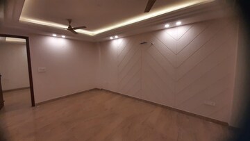 Room in 3 BHK Builder Floor at Saket – for Rent