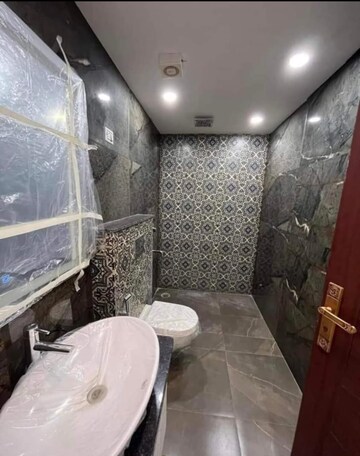 Master Bedroom in 4 BHK Builder Floor at Saket – for Rent