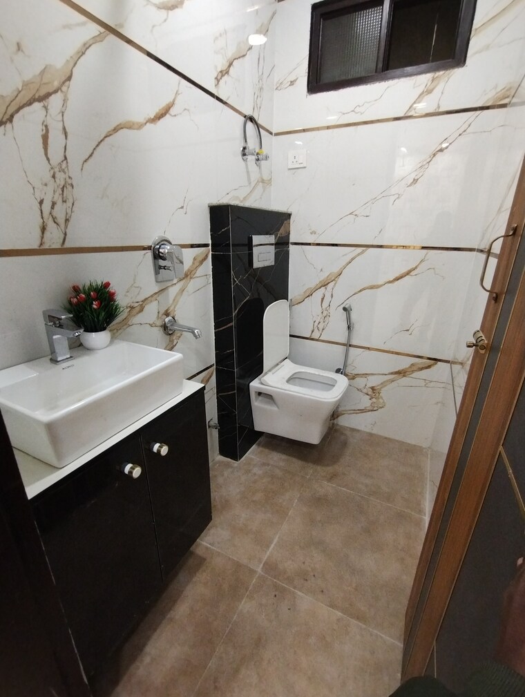 Attached Bathroom, mohan garden 2 Bedroom 600 Sq.Ft. Builder Floor In Mohan Garden Delhi 8396112