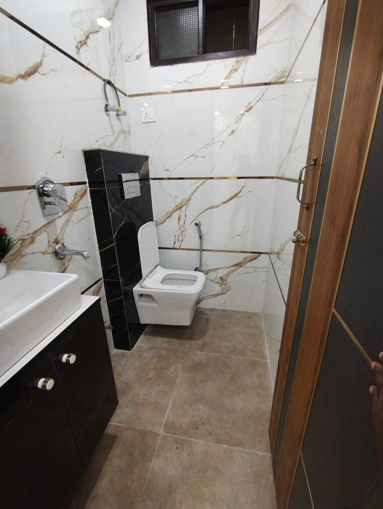 Bathroom, mohan garden 2 Bedroom 600 Sq.Ft. Builder Floor In Mohan Garden Delhi 8396112