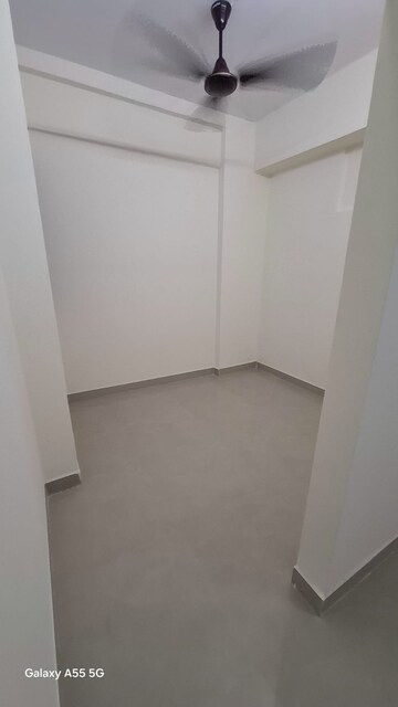 Room in 1 BHK Apartment at Shrinivas Tower, Lower Parel – for Rent