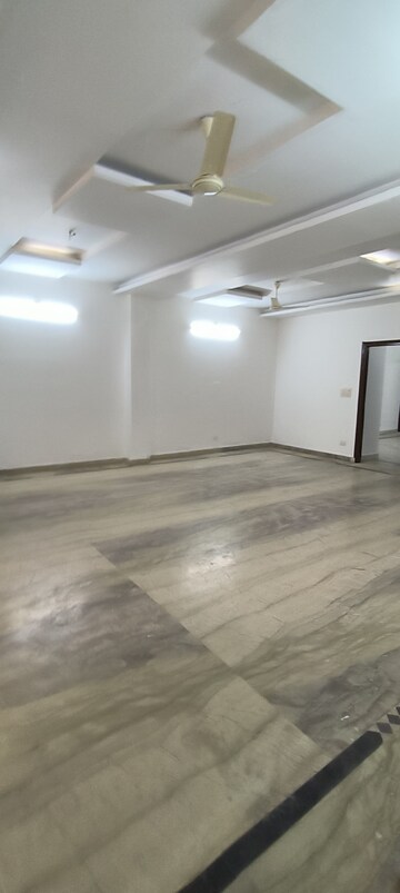 Room in 3 BHK Independent House at RWA Apartments Sector 50, Sector 50 – for Rent