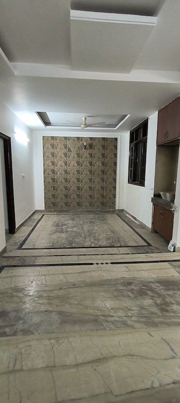 Building Lobby in 3 BHK Independent House at RWA Apartments Sector 50, Sector 50 – for Rent